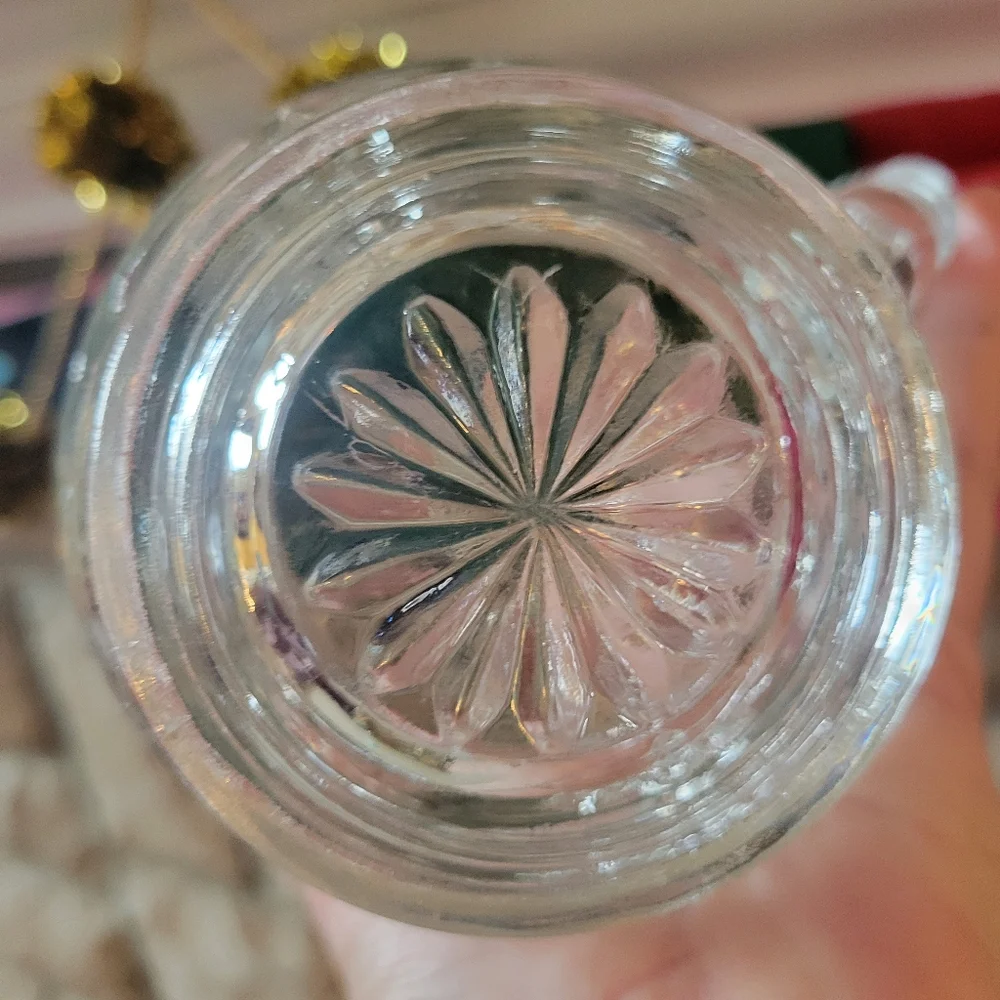 Small Starburst Glass Pitcher ~ Anchor Hocking? ~ Vintage '70s - '80s? ~ Pretty!